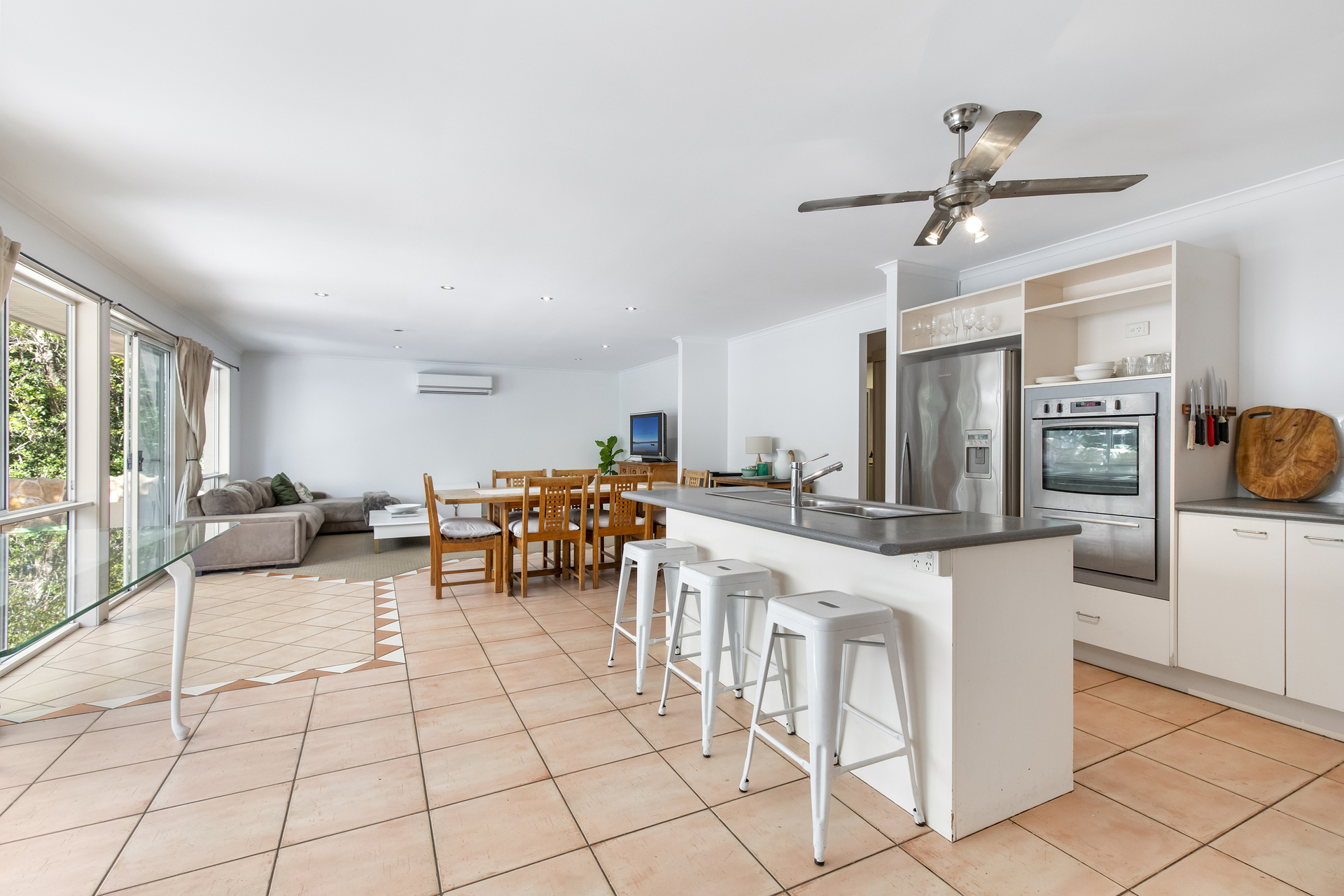27 Robert Street Noosaville QLD 4566
