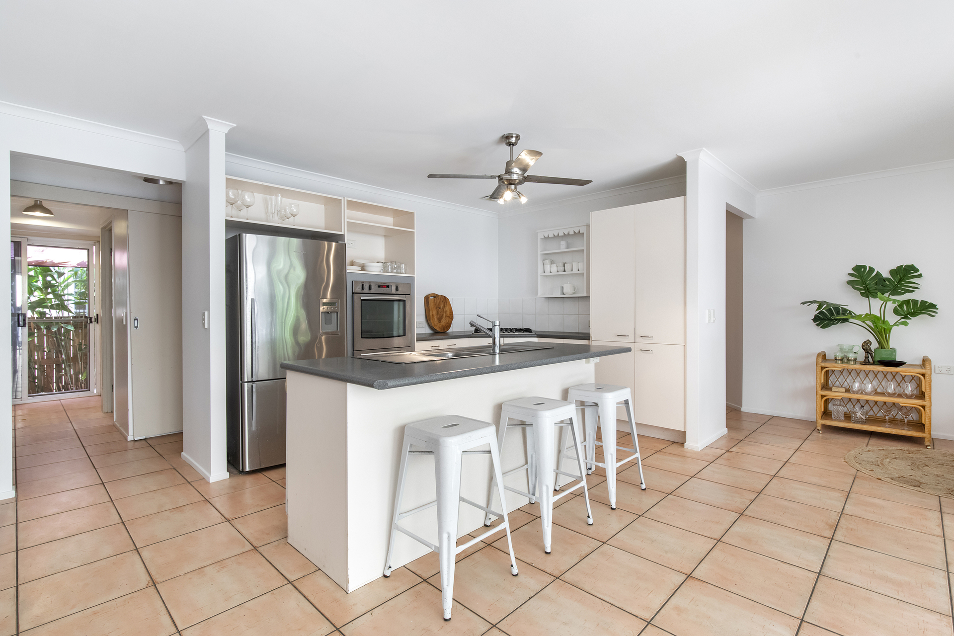 27 Robert Street Noosaville QLD 4566