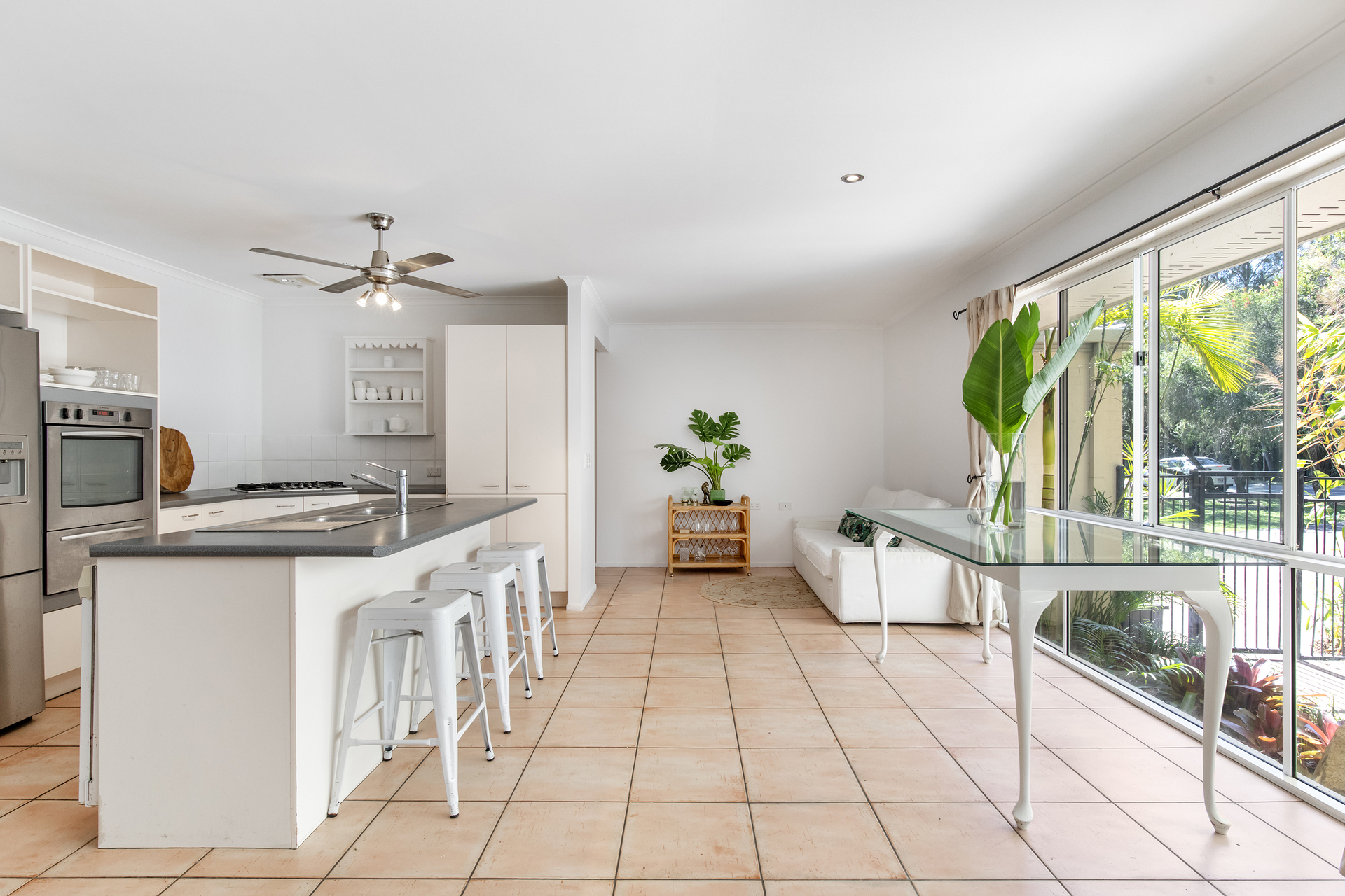27 Robert Street Noosaville QLD 4566