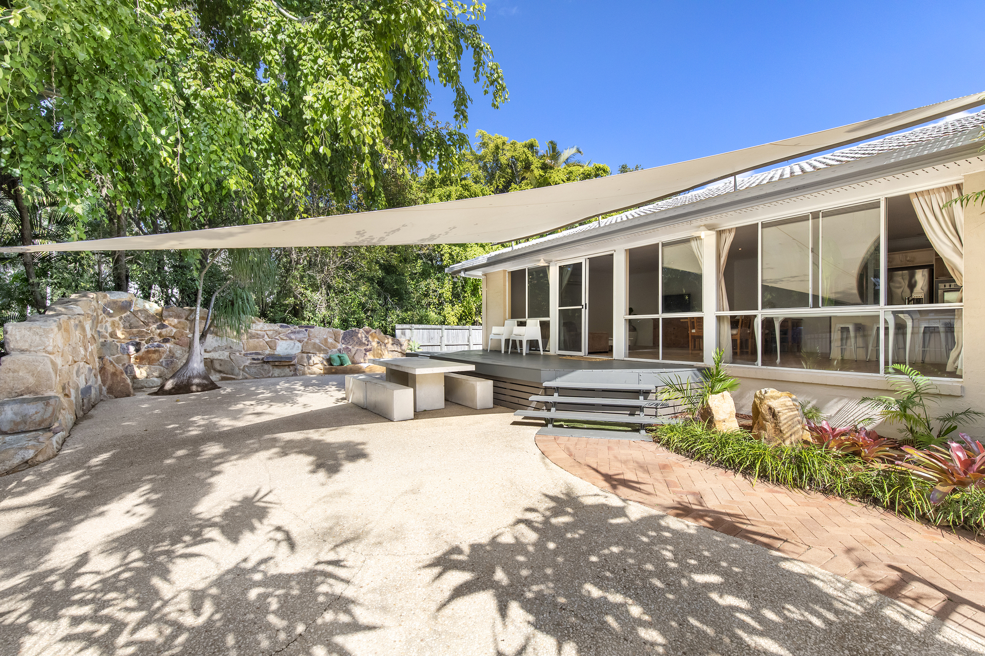 27 Robert Street Noosaville QLD 4566
