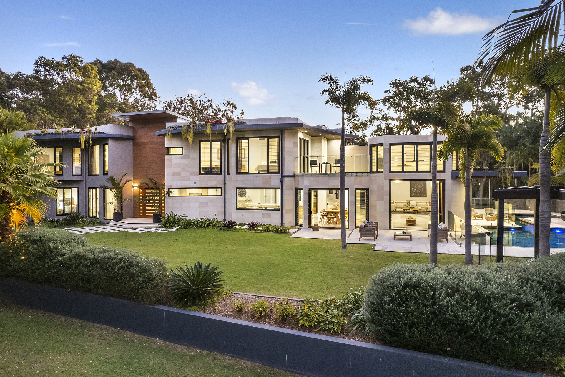 10 Frying Pan Track Noosa North Shore QLD 4565
