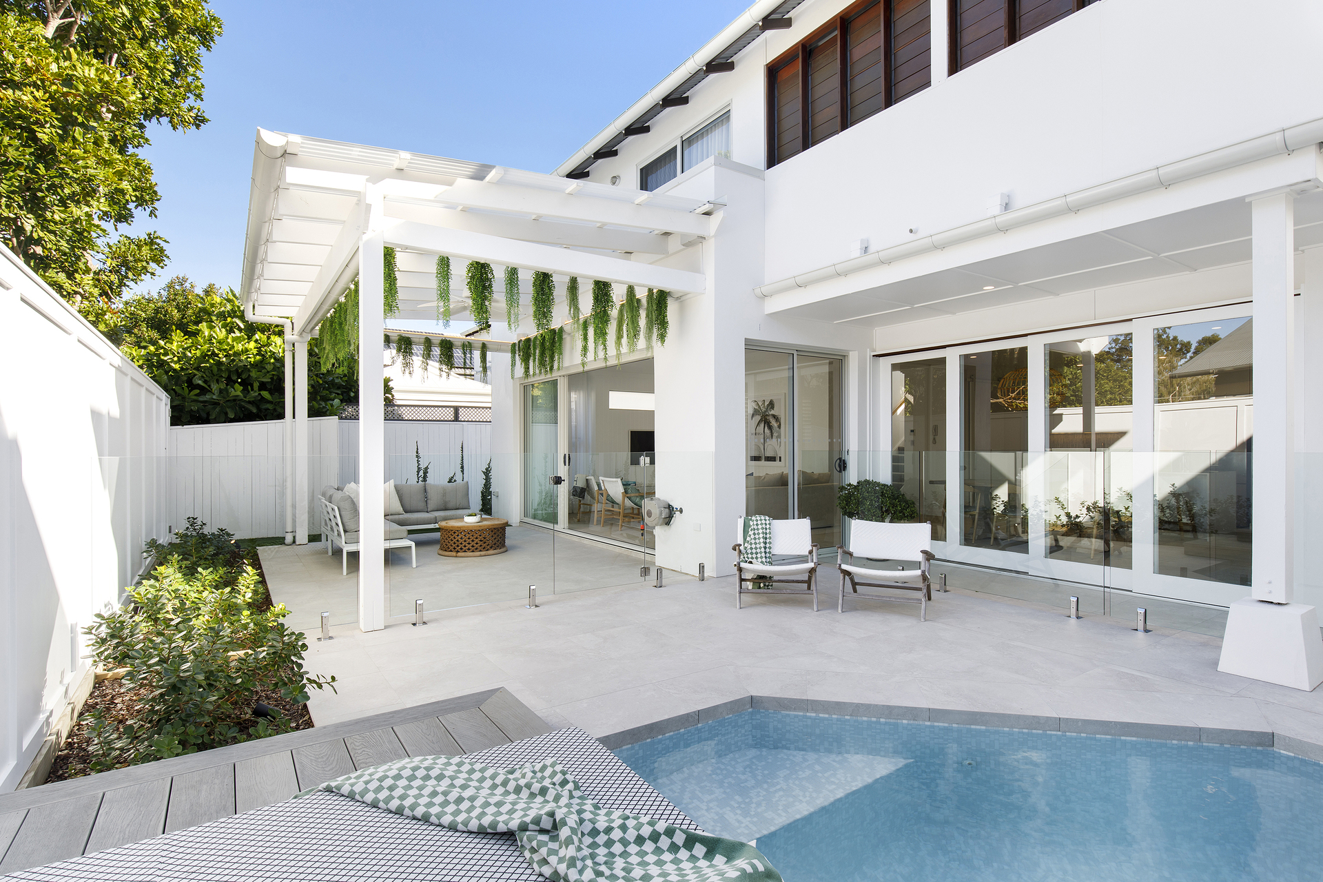 6/2 Lake Weyba Drive Noosaville QLD 4566